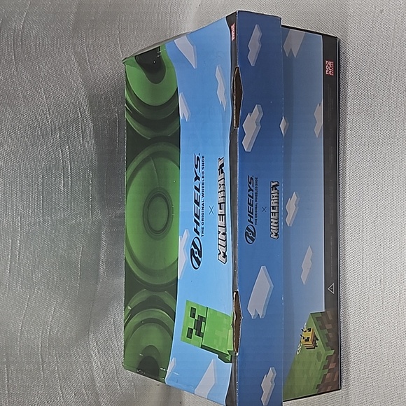 Minecraft Heeleys, Mens Size 12, New in Box - Picture 10 of 10